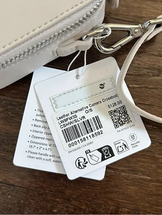 Lululemon Leather Alternative Camera
Crossbody Bag-Cashew NWT - Picture 11 of 16